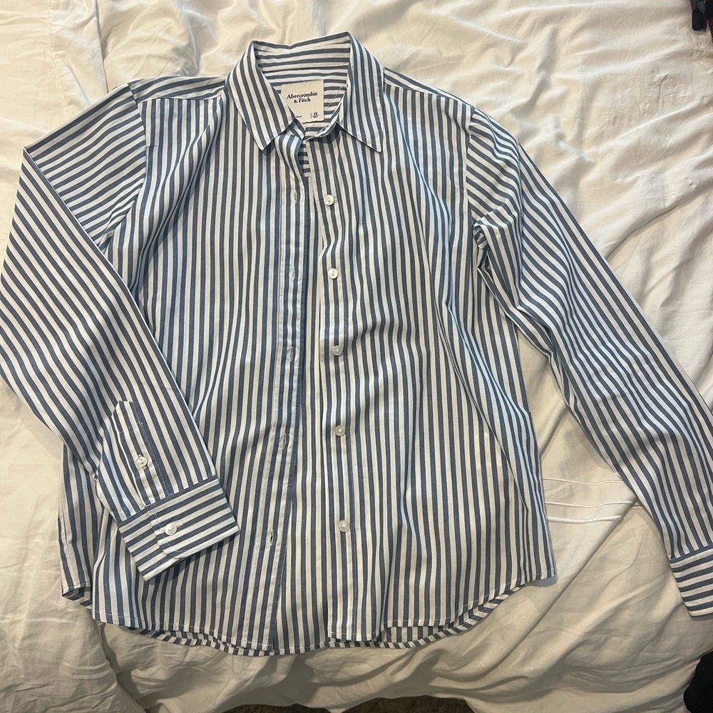 Women’s Abercrombie & Fitch Navy and White Striped Relaxed Button Shirt
